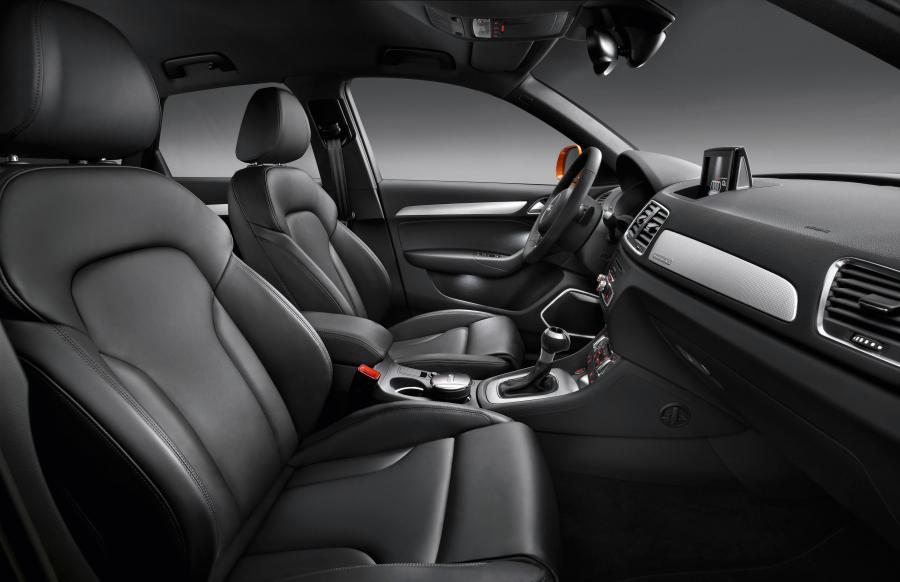 Интерьер Audi Q3 2.0 TDI Quattro (8U) 2011 года  (WW) (фото 41 из 65)